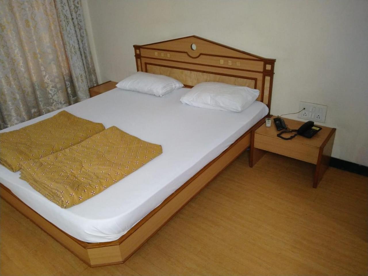 Pooja International Nashik Ξενοδοχείο Εξωτερικό φωτογραφία