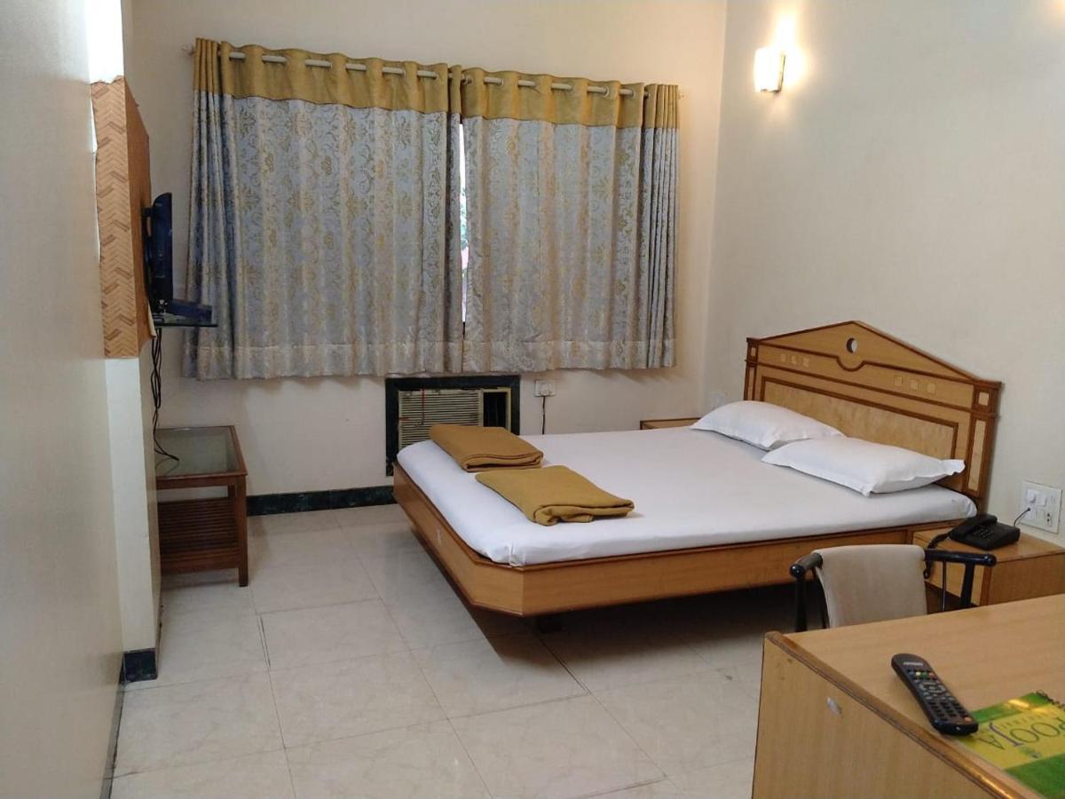 Pooja International Nashik Ξενοδοχείο Εξωτερικό φωτογραφία