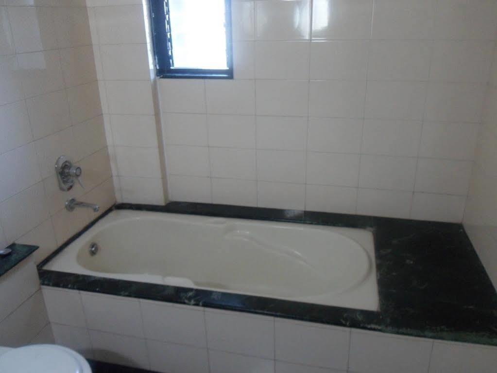 Pooja International Nashik Ξενοδοχείο Εξωτερικό φωτογραφία