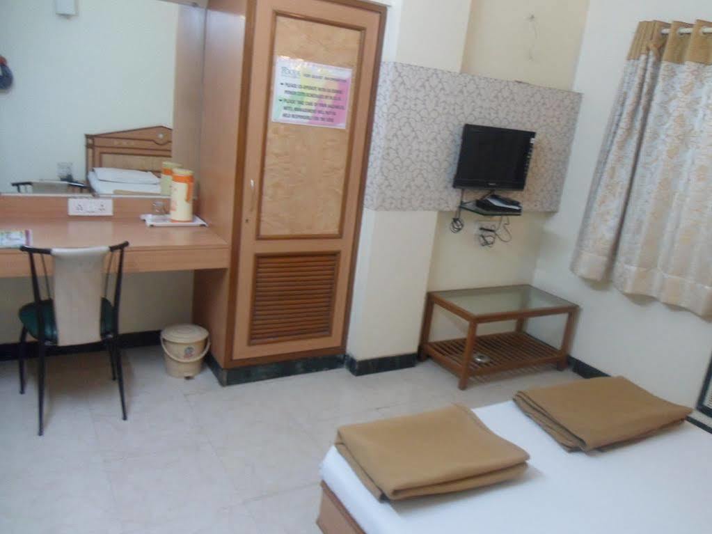 Pooja International Nashik Ξενοδοχείο Εξωτερικό φωτογραφία
