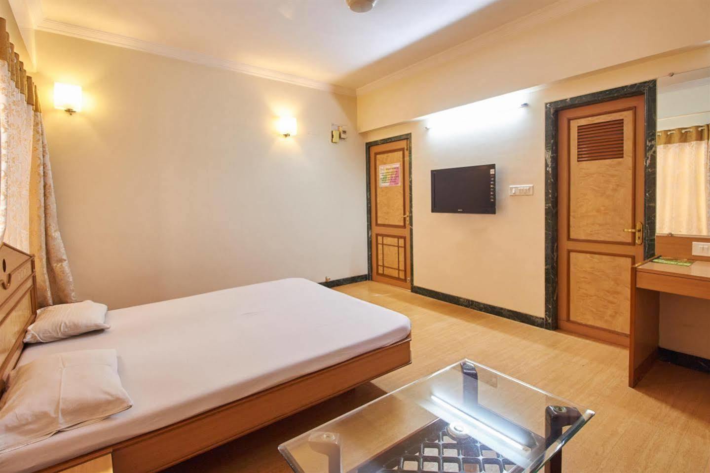 Pooja International Nashik Ξενοδοχείο Εξωτερικό φωτογραφία